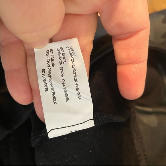 LENA GABRIELLE CAMO BLACK FAUX LEATHER LEGGINGS - Picture 7 of 8